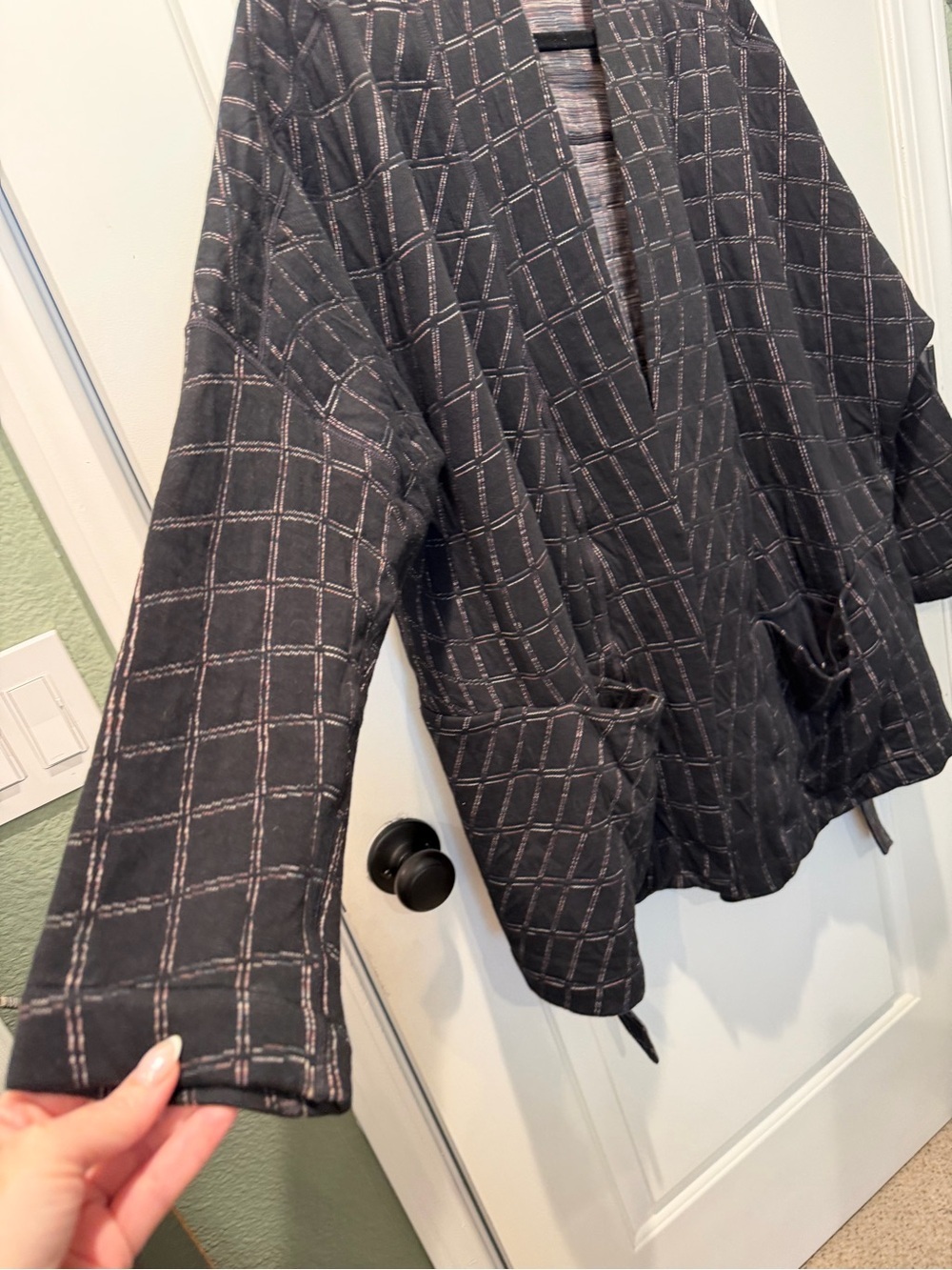 Nike Yoga Reversible Therma Fit Luxe Robe - Picture 2 of 8